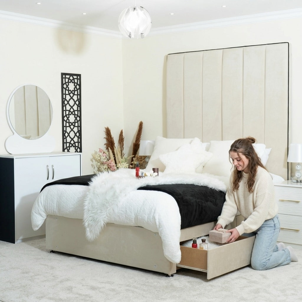 CAMBRIDGE PIPING DIVAN BED