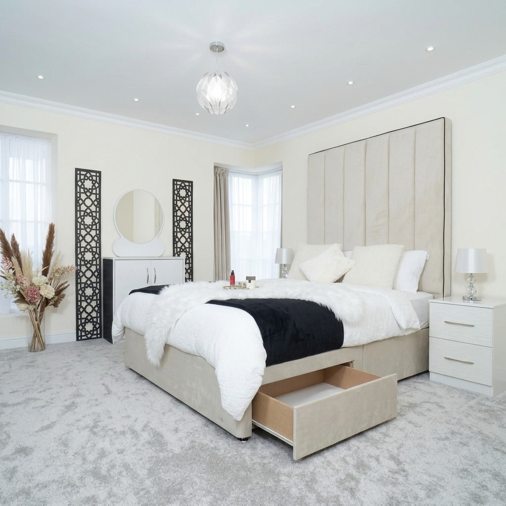 CAMBRIDGE PIPING DIVAN BED